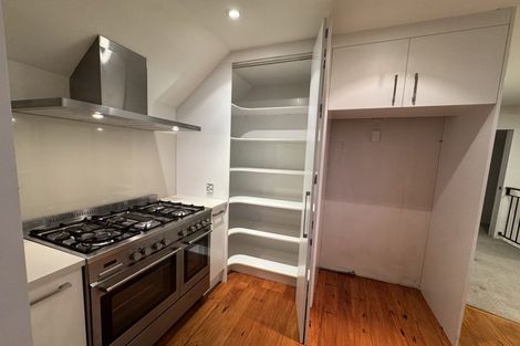 Photo of property in 1/5 Princes Street, Northcote Point, Auckland, 0627