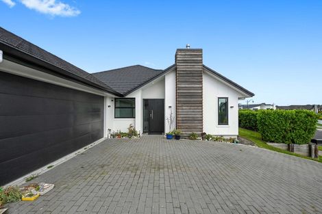 Photo of property in 5 Batten Drive, Flagstaff, Hamilton, 3210