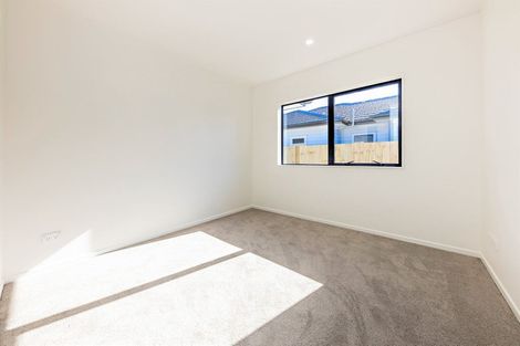 Photo of property in 15 Tuuhura Road, Pukekohe, 2120