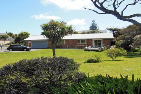 Photo of property in 2 Wilson Crescent, Karoro, Greymouth, 7805