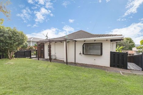 Photo of property in 1/5 Eyre Street, Henderson, Auckland, 0612