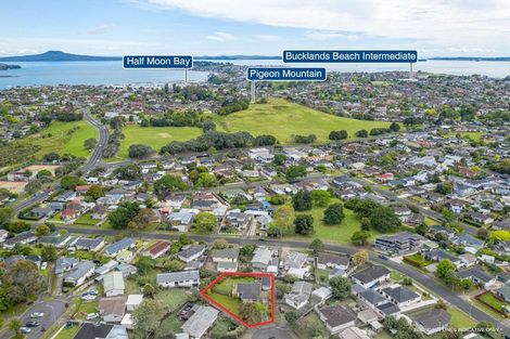 Photo of property in 13 Kereru Place, Half Moon Bay, Auckland, 2012