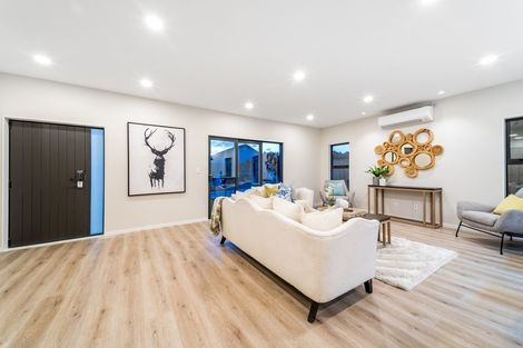 Photo of property in 4 Franheim Crescent, Orewa, 0931