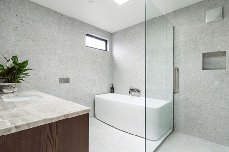 Photo of property in 20 Gilbert Street, New Plymouth, 4310