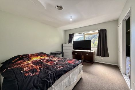 Photo of property in 116 Pinehaven Road, Pinehaven, Upper Hutt, 5019
