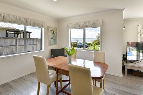 Photo of property in 1333 Whangaparaoa Road, Army Bay, Whangaparaoa, 0930