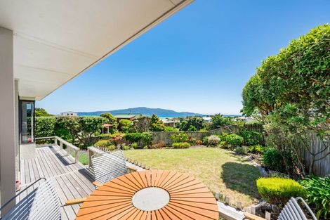 Photo of property in 46 Hicks Crescent, Waikanae Beach, Waikanae, 5036