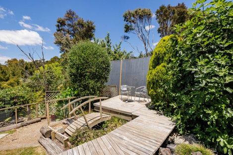 Photo of property in 1 Waterview Place, Haruru, 0204