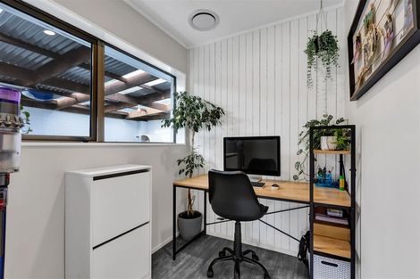 Photo of property in 8 Jade Place, Bell Block, New Plymouth, 4312