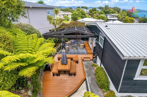 Photo of property in 239 Dowse Drive, Maungaraki, Lower Hutt, 5010