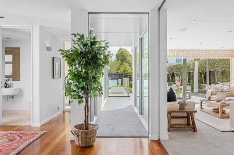 Photo of property in 9 Poynder Avenue, Merivale, Christchurch, 8014