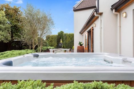 Photo of property in 323 Gardiners Road, Harewood, Christchurch, 8051