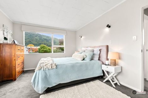 Photo of property in 21 Montana Road, Totara Park, Upper Hutt, 5018