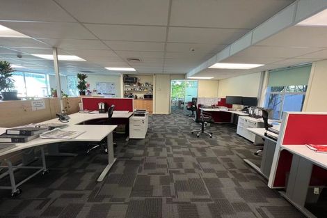 Photo of property in 8a Madeira Lane, Grafton, Auckland, 1023