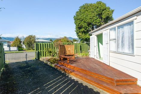 Photo of property in 72 Strathmore Avenue, Levin, 5510