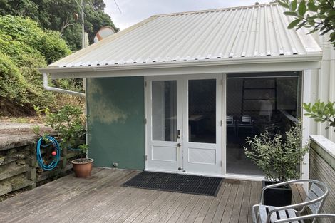 Photo of property in 133a Breaker Bay Road, Breaker Bay, Wellington, 6022