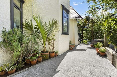 Photo of property in 2 Borlase Street, Brooklyn, Wellington, 6021