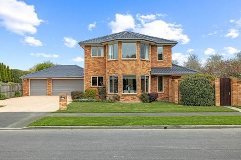 Photo of property in 64 Willowview Drive, Redwood, Christchurch, 8051