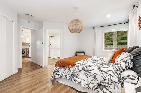 Photo of property in 243a Glengarry Road, Glen Eden, Auckland, 0602