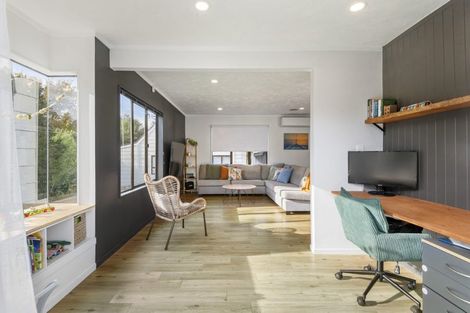 Photo of property in 9 Glendawn Place, Bayview, Auckland, 0629