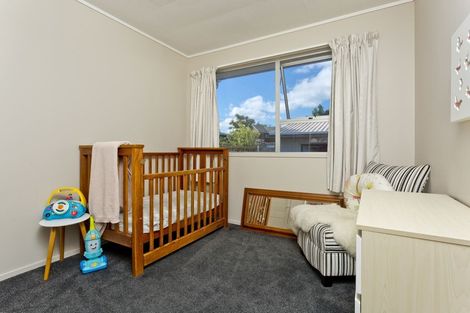 Photo of property in 1/244 East Coast Road, Forrest Hill, Auckland, 0620