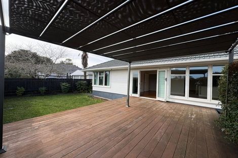 Photo of property in 17b Brookfield Road, Te Atatu Peninsula, Auckland, 0610