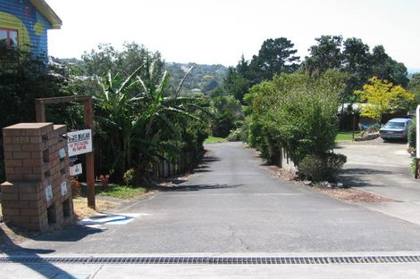 Photo of property in 3/873 East Coast Road, Northcross, Auckland, 0632