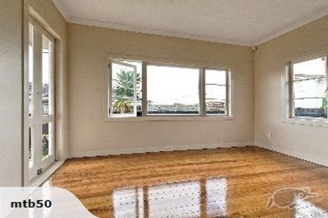 Photo of property in 1/179 Waimumu Road, Massey, Auckland, 0614