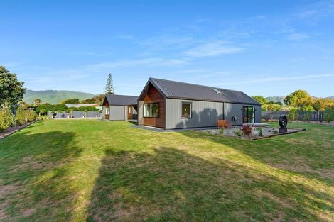 Photo of property in 5 Bressay Way, Waikanae, 5036