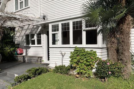 Photo of property in 2b Wilkinson Street, Oriental Bay, Wellington, 6011