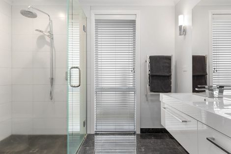 Photo of property in 8 Benmore Crescent, Pyes Pa, Tauranga, 3112