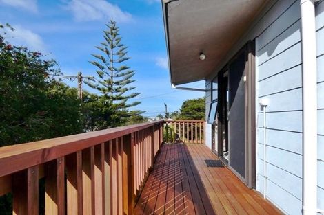 Photo of property in 1/57 Cliff View Drive, Green Bay, Auckland, 0604
