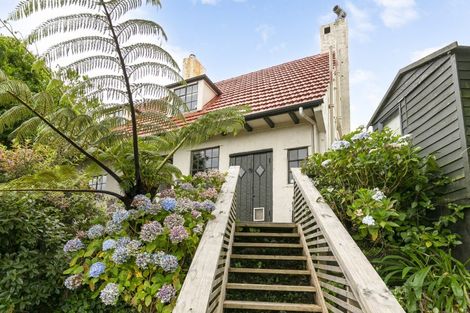 Photo of property in 42 Nicholson Road, Khandallah, Wellington, 6035