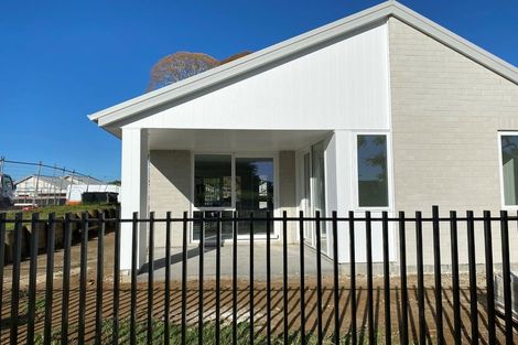 Photo of property in 2 Hauhake Lane, Omokoroa, 3114