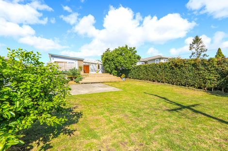 Photo of property in 6 Laura Street, Kelston, Auckland, 0602