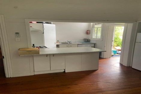 Photo of property in 37 Te Wharepouri Street, Berhampore, Wellington, 6023