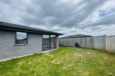 Photo of property in 11 Tauroa Drive, Tuakau, 2121