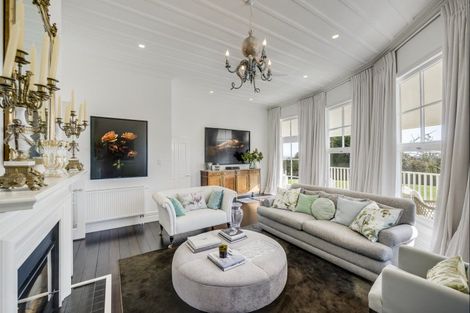 Photo of property in 59 Busby Hill, Havelock North, 4130