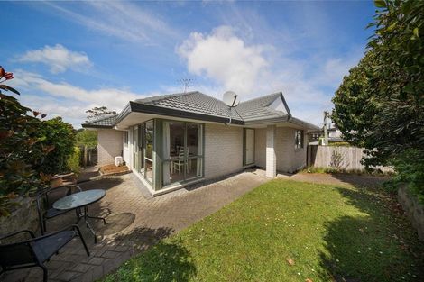 Photo of property in 2/12 Alexander Street, Cockle Bay, Auckland, 2014
