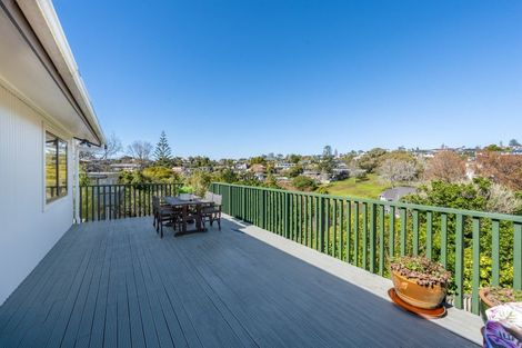 Photo of property in 10 Oliver Twist Avenue, Mellons Bay, Auckland, 2014