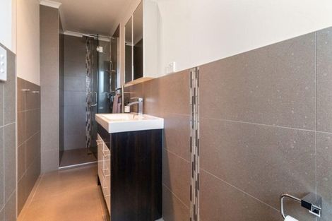 Photo of property in 25a Rewarewa Road, Te Atatu Peninsula, Auckland, 0610