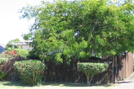 Photo of property in 2/45 Castor Bay Road, Castor Bay, Auckland, 0620