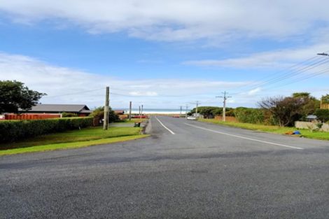 Photo of property in 17 Queen Street, Brighton, Dunedin, 9035