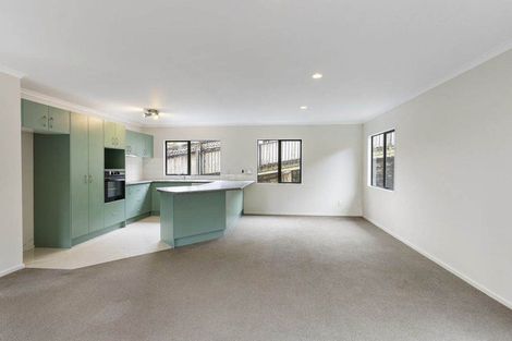 Photo of property in 2/14 Mossop Rise, Glenfield, Auckland, 0629