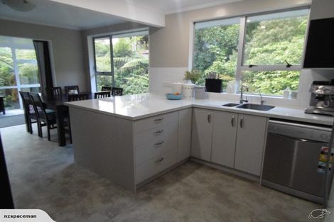 Photo of property in 4 Rokewa Way, Paparangi, Wellington, 6037