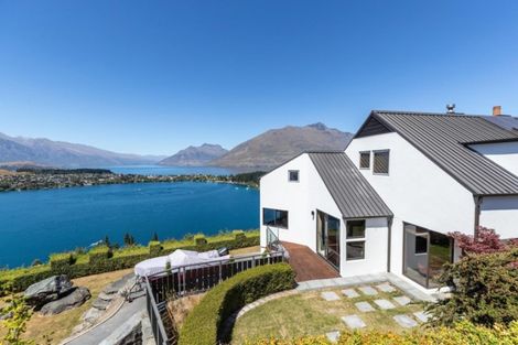 Photo of property in 10 Peregrine Place, Queenstown, 9300