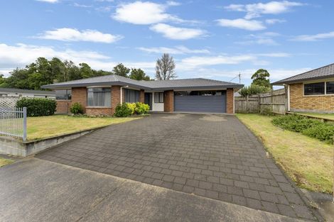 Photo of property in 8 Adam Lile Drive, Highlands Park, New Plymouth, 4312
