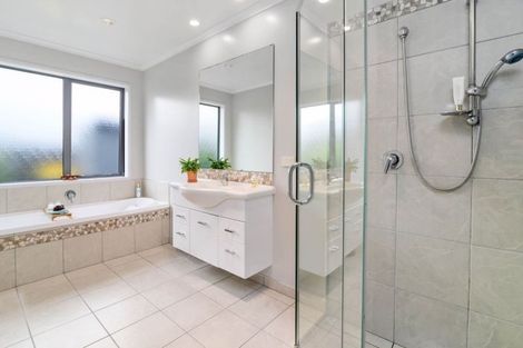 Photo of property in 22 Great West Road, Matipo Heights, Rotorua, 3015