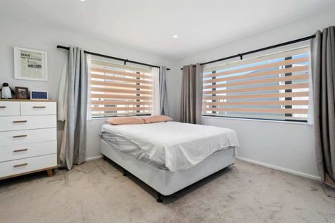 Photo of property in 40 Bordeaux Parade, Te Atatu South, Auckland, 0610