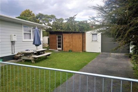 Photo of property in 11 Halberg Street, Papakura, 2110